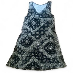 Maurices 24/7 Dress XS Black Paisley Pockets Sleeveless V-Neck Relaxed Fit